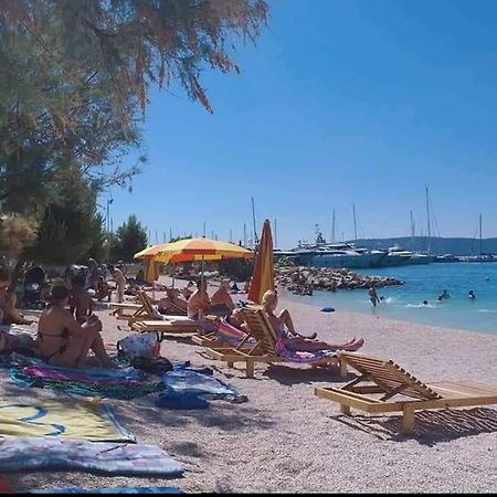 Apartmani Luis Kaštela Buitenkant foto
