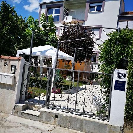 Apartmani Luis Kaštela Buitenkant foto