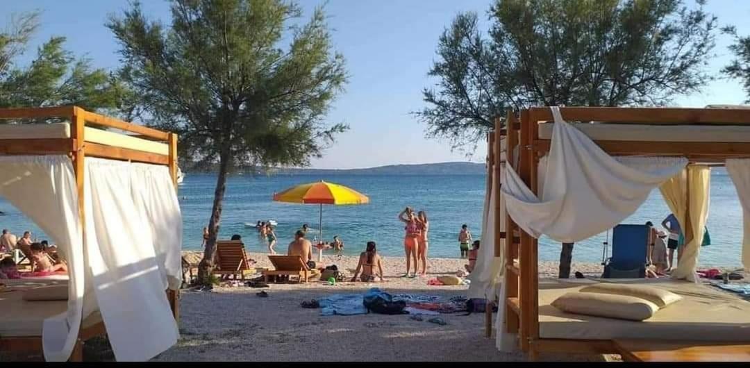 Apartmani Luis Kaštela Buitenkant foto