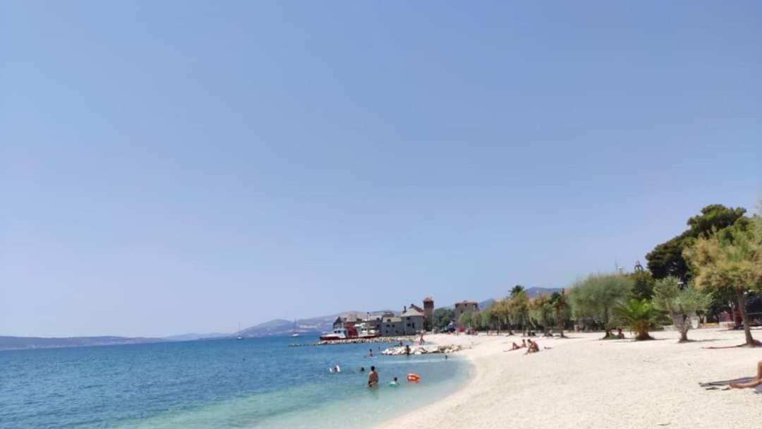 Apartmani Luis Kaštela Buitenkant foto