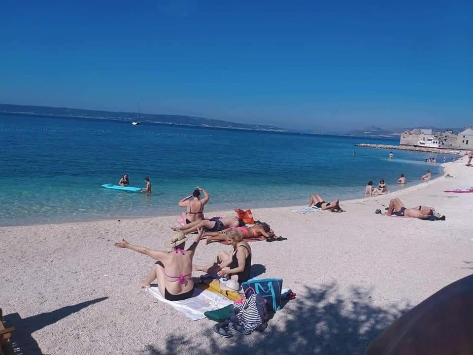 Apartmani Luis Kaštela Buitenkant foto