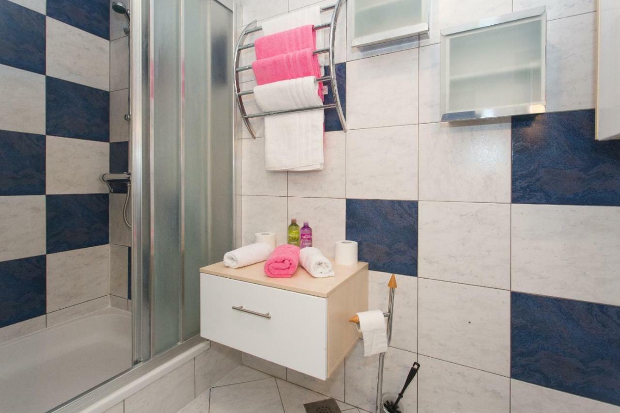 Apartmani Luis Kaštela Buitenkant foto