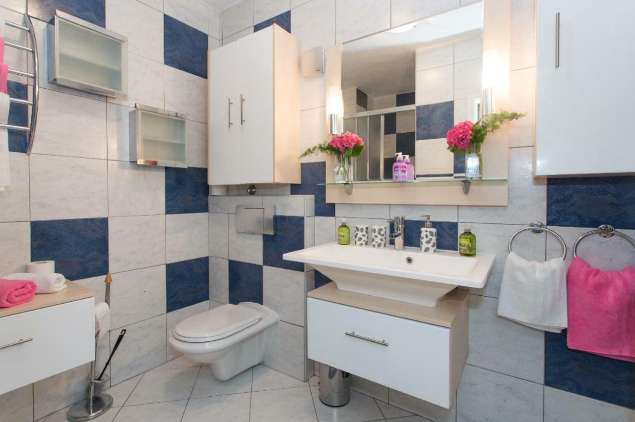 Apartmani Luis Kaštela Buitenkant foto