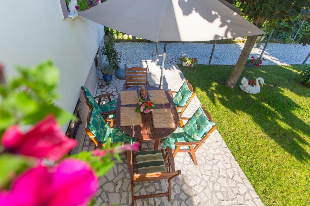 Apartmani Luis Kaštela Buitenkant foto