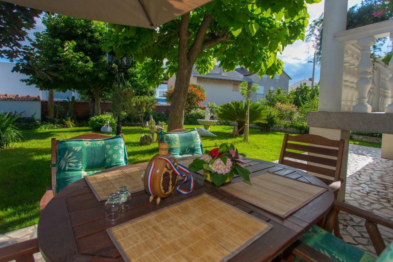 Apartmani Luis Kaštela Buitenkant foto