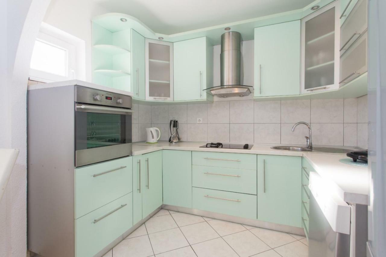Apartmani Luis Kaštela Buitenkant foto